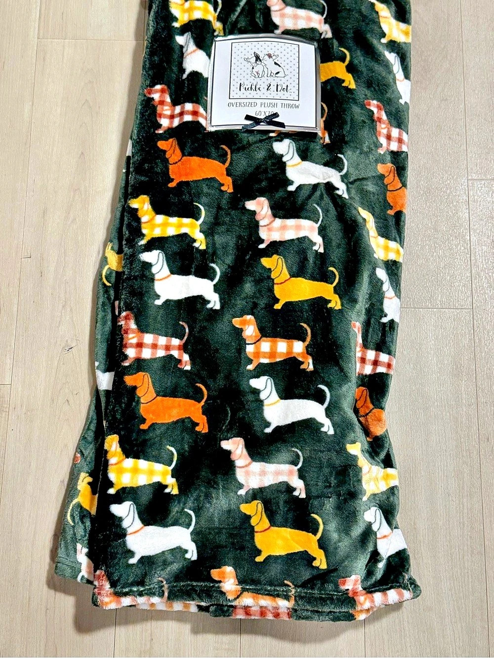 Pickle & Dot Oversized Plush Throw Dachshund Blanket Black & Orange